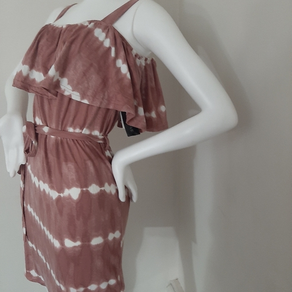 Dress - Picture 2 of 3